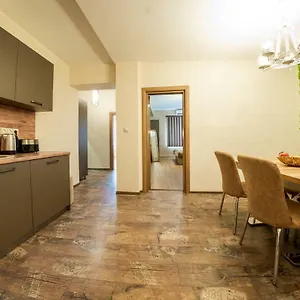  Apartamento Crown Life