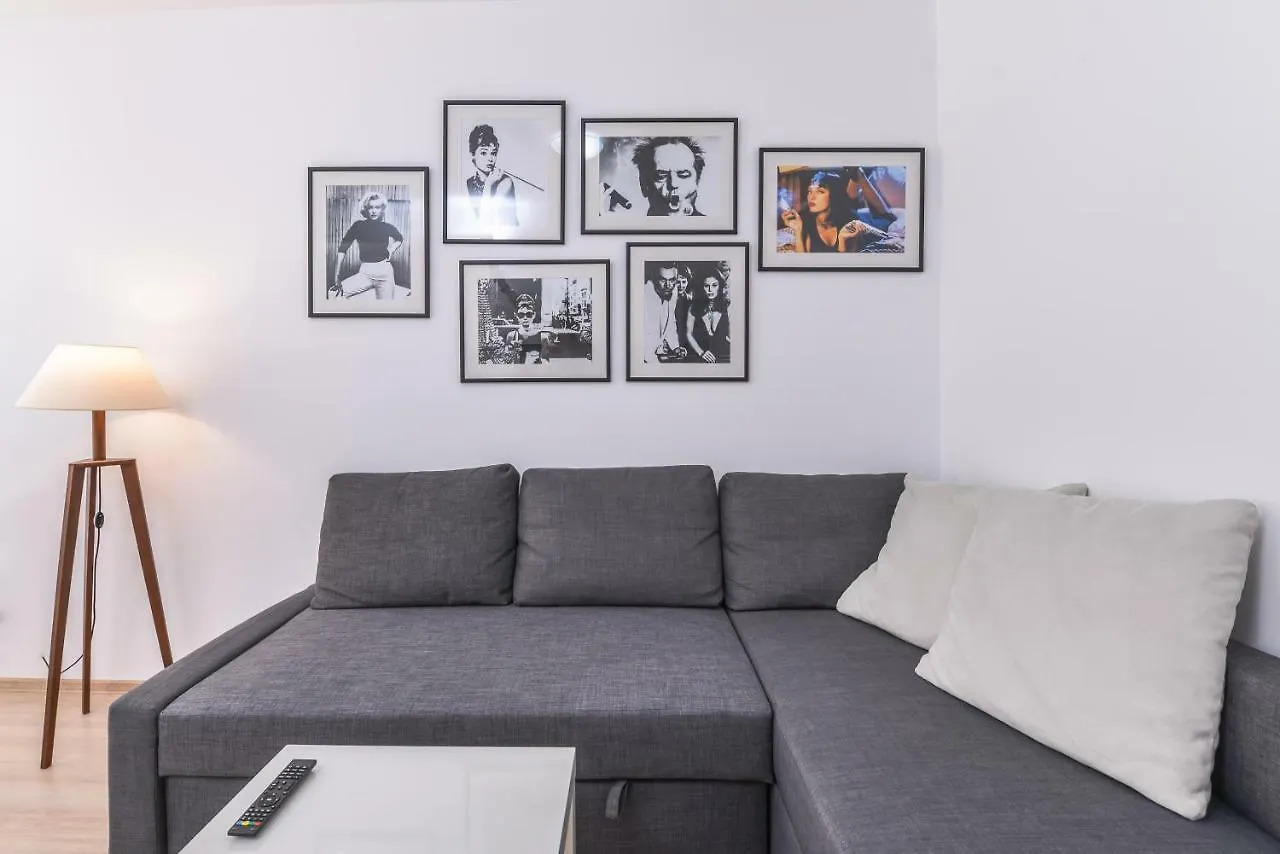 Cinecitta - One Bedroom Lion'S Bridge Apartment ソフィア